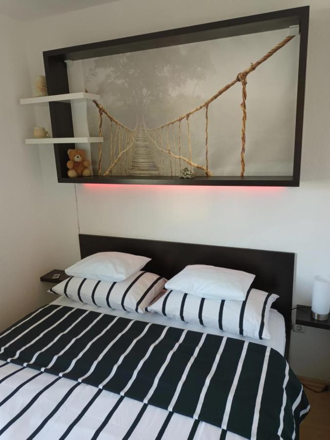 Kike Red Apartment คาชเตลา ภายนอก รูปภาพ