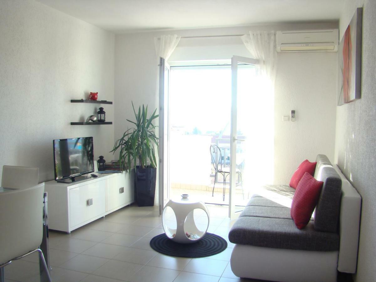Kike Red Apartment คาชเตลา ภายนอก รูปภาพ