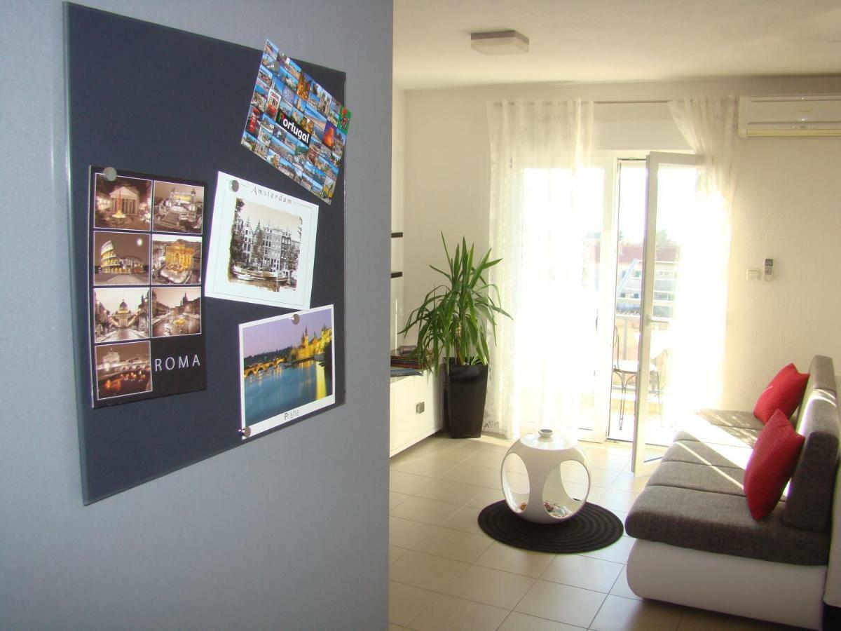 Kike Red Apartment คาชเตลา ภายนอก รูปภาพ